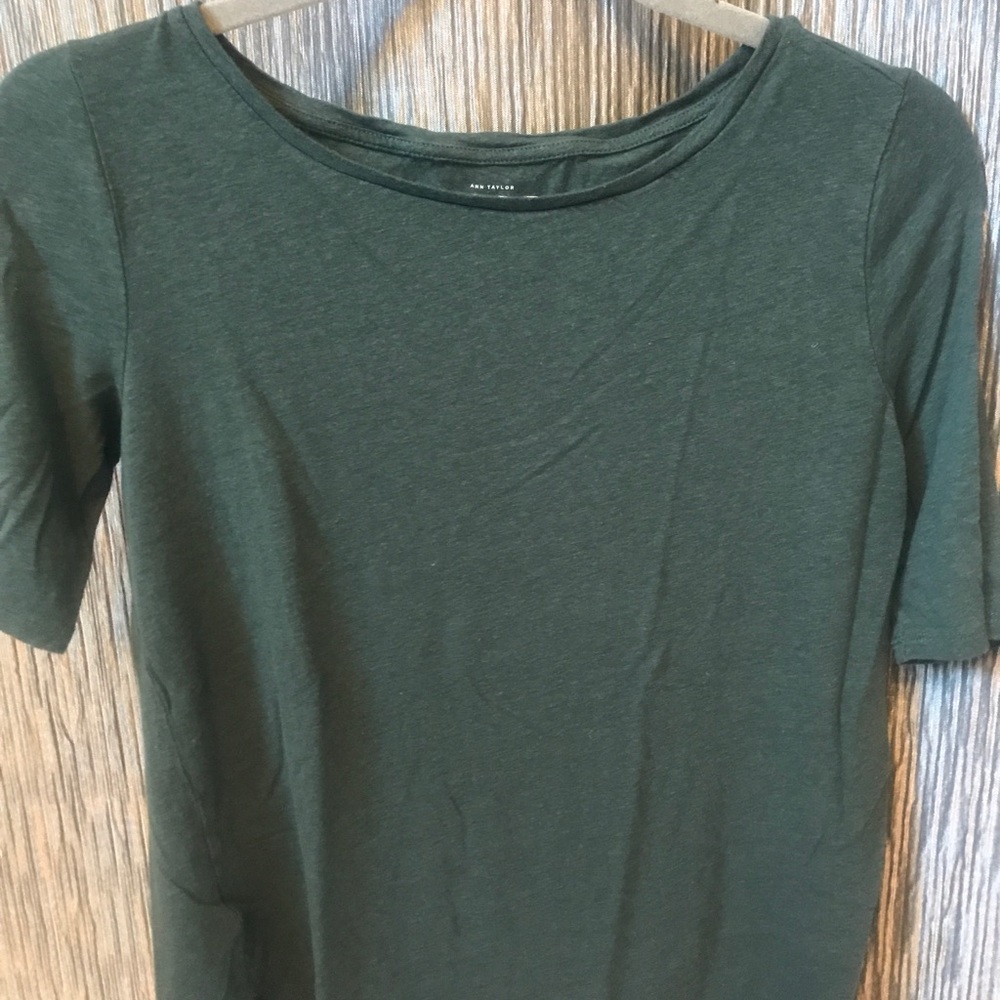 ANN TAYLOR LOFT TEE